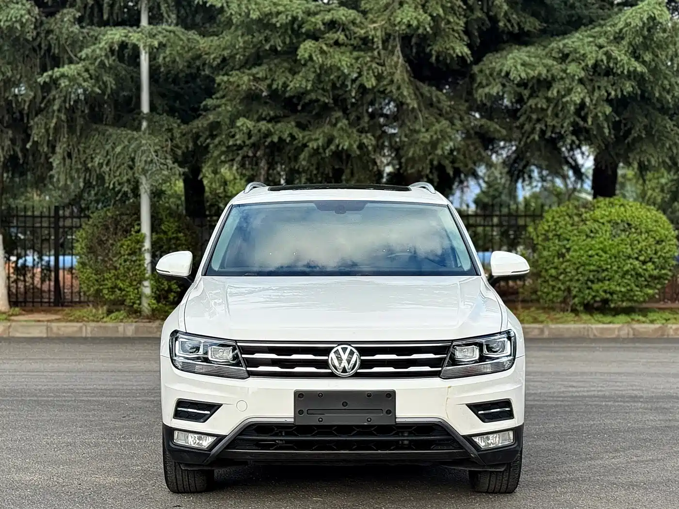 Volkswagen Tiguan L 2018 Facelift 330TSI Automatic 2WD Luxury Edition фото 2
