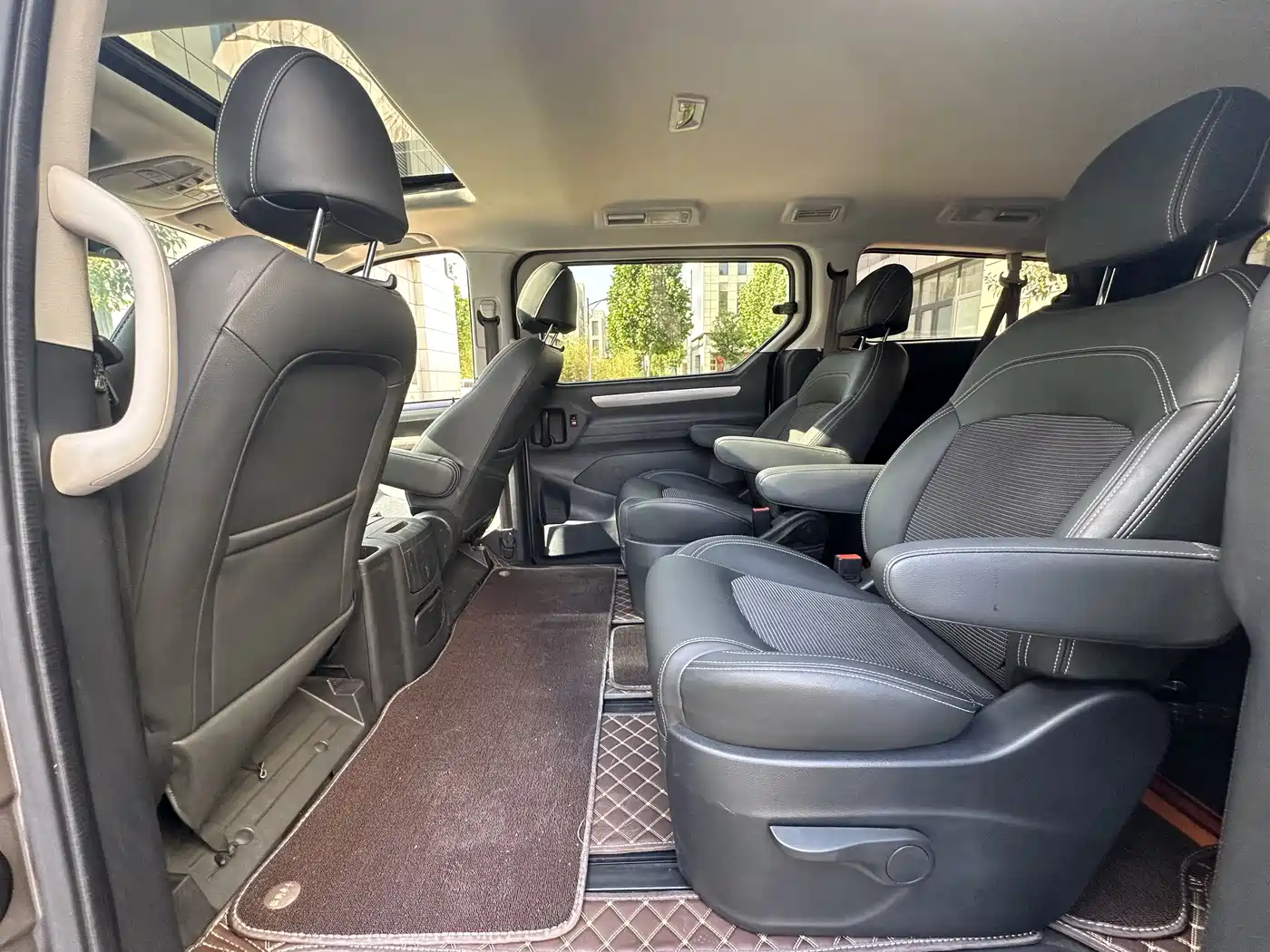 SAIC Maxus Maxus G10 2018 PLUS 2.0T Automatic Luxury Edition фото 15