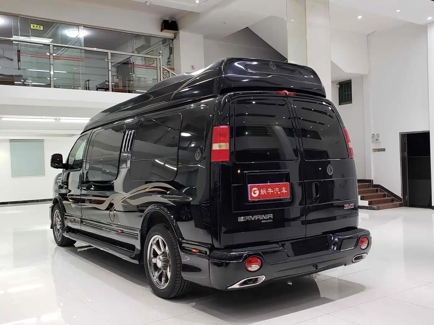 GMC Savana 2017 2014 6.0L Long Wheelbase Leader Edition