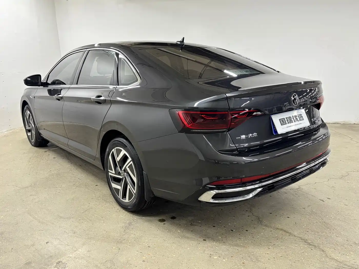 Volkswagen Sagitar 2023 Model Year 280TSI DSG Surpass Edition фото 6