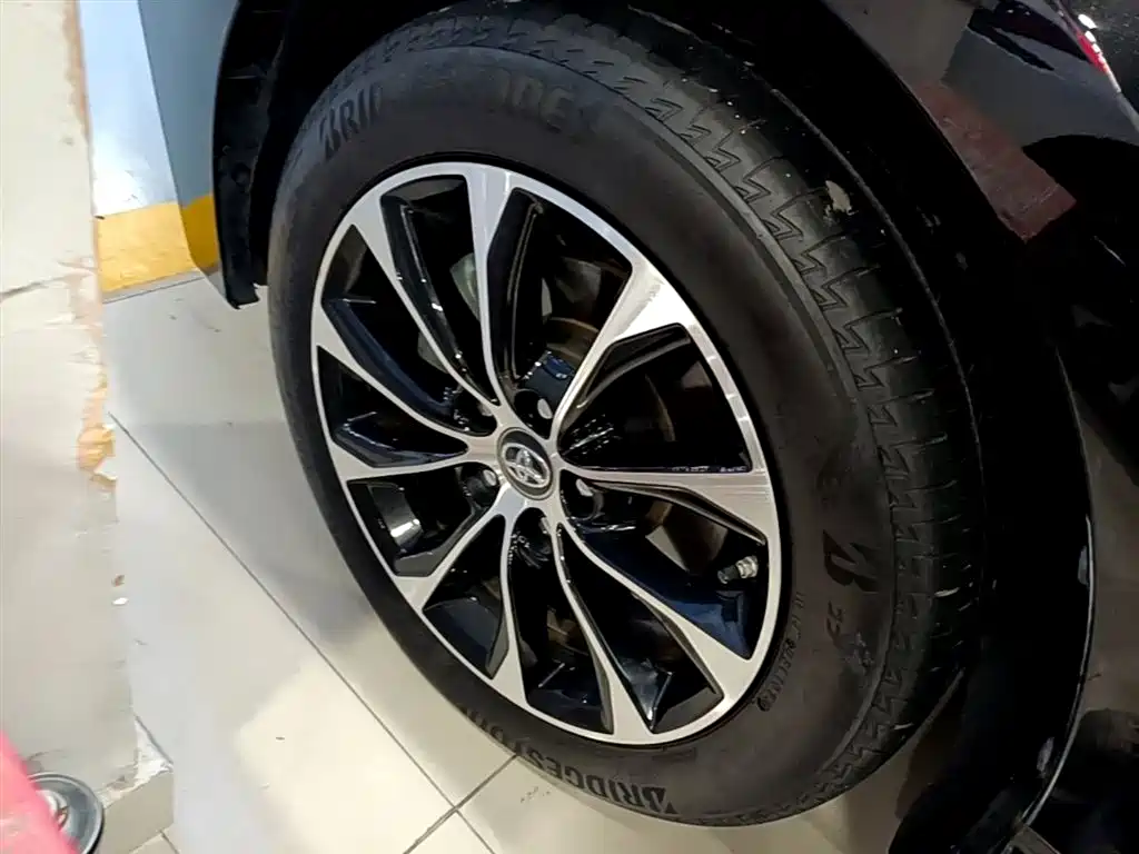Toyota Avalon 2023 2.0L Premium Selection фото 23