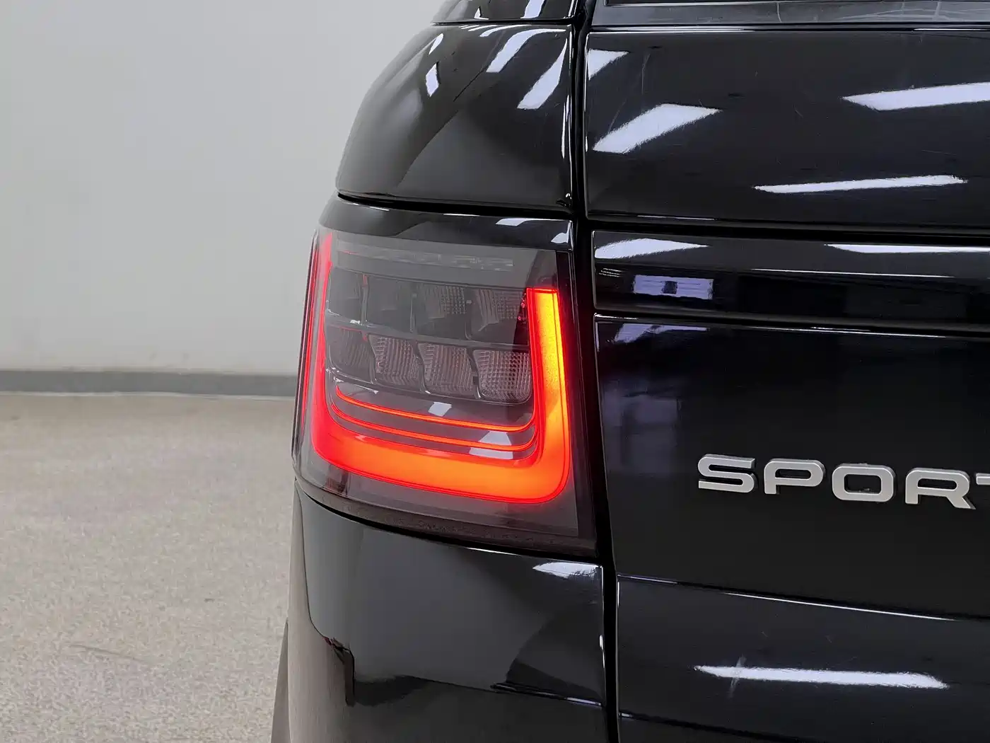 Land Rover Range Rover Sport 2020 3.0 L6 SE фото 39