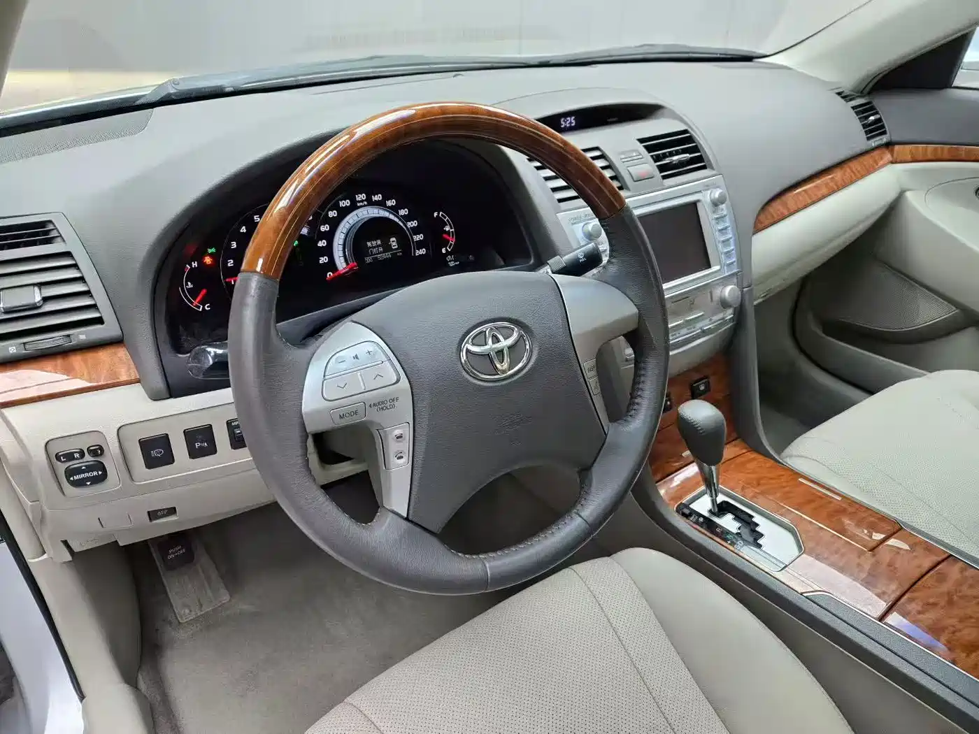 Toyota Camry 2009 Model 240V NAVI Premium Navigation Edition фото 6