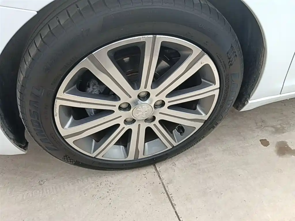 Peugeot 408 2014 1.8L Automatic Luxury Edition фото 23