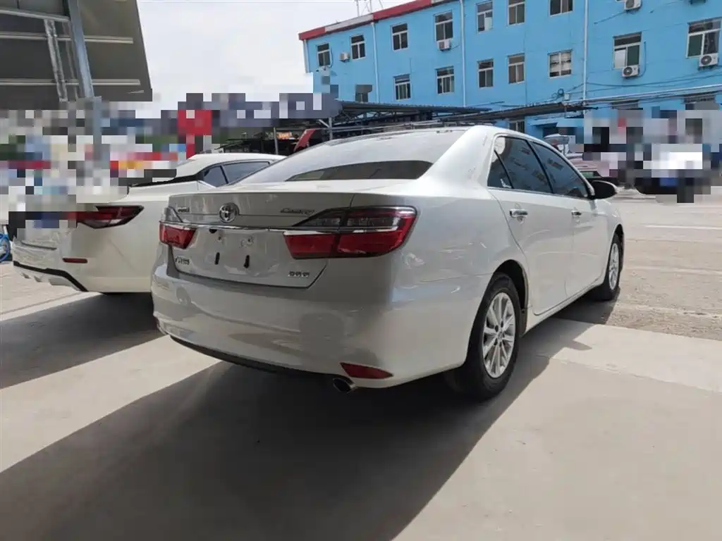 Toyota Camry 2016 2.0G 10th Anniversary Leading Edition фото 7