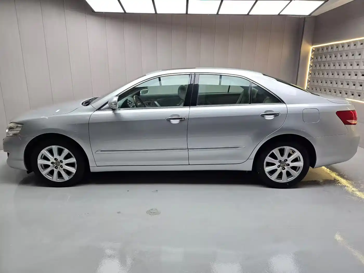Toyota Camry 2009 Model 240V NAVI Premium Navigation Edition фото 2