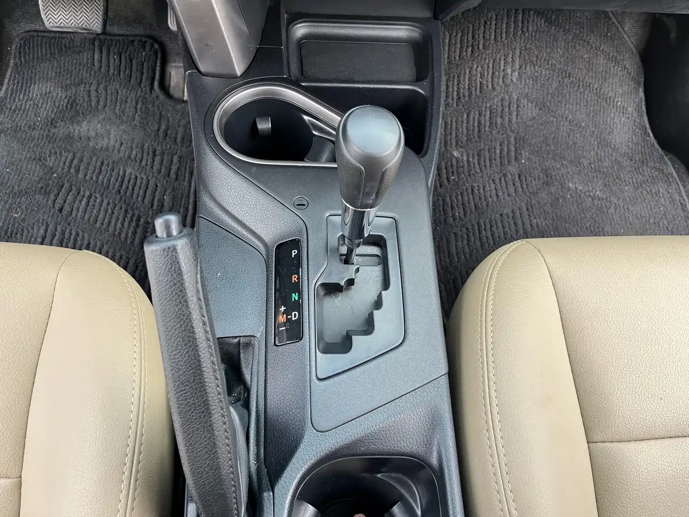 Toyota RAV4 Rongfang 2016 2.0L CVT 2WD Trend (China V) фото 14