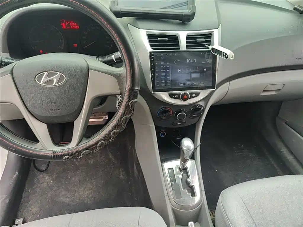 Hyundai Verna 2016 1.4L Automatic Smart GLS фото 10