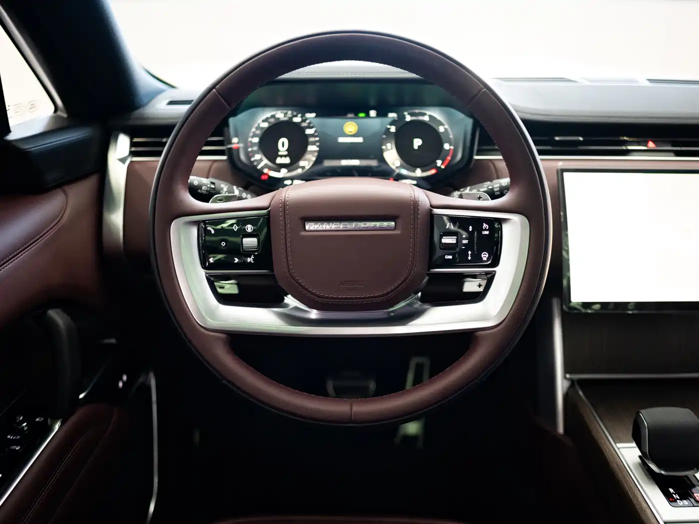 Land Rover Range Rover 2025 3.0 L6 400PS Genesis Extended Wheelbase фото 10