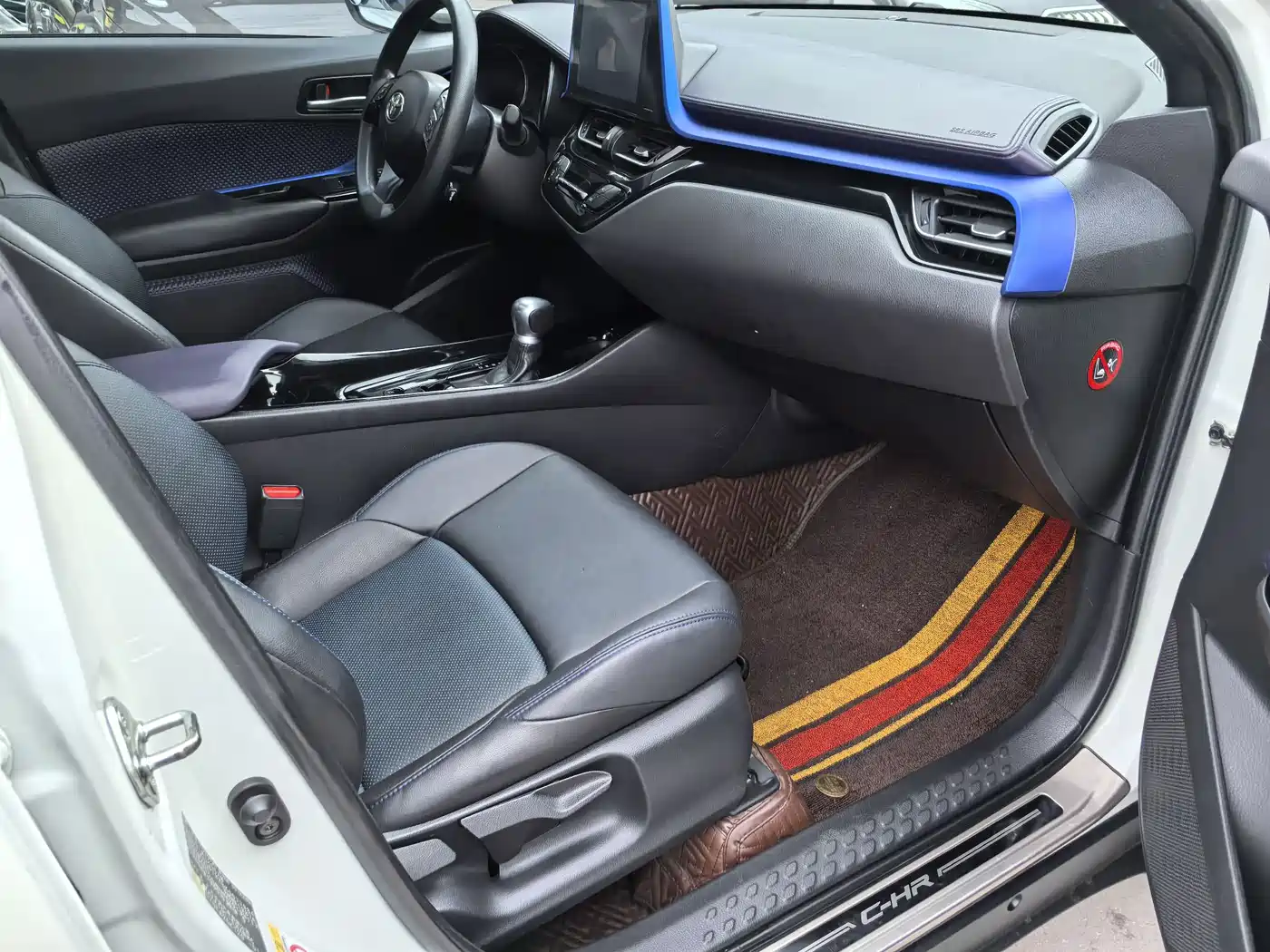 Toyota C-HR 2020 Model 2.0L Leading фото 11