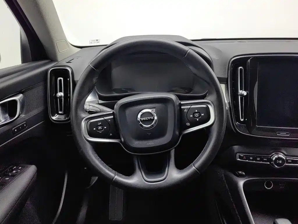 Photo 11 - Volvo XC40