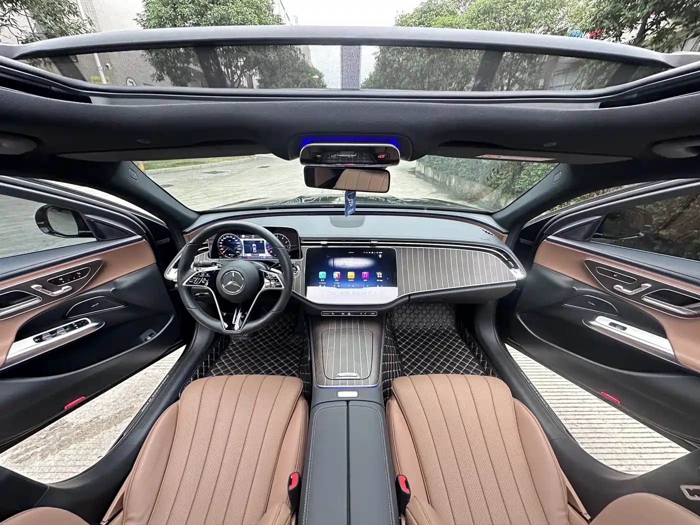 Mercedes-Benz E-Class 2024 E 300 L Fashion фото 7