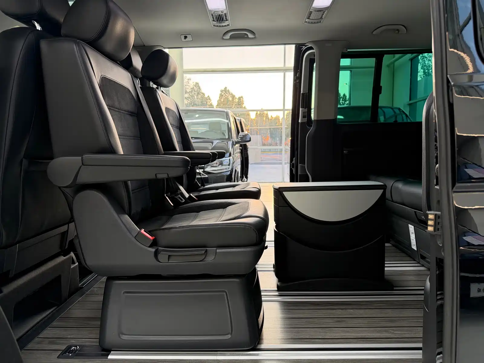 Photo 17 - Volkswagen Multivan
