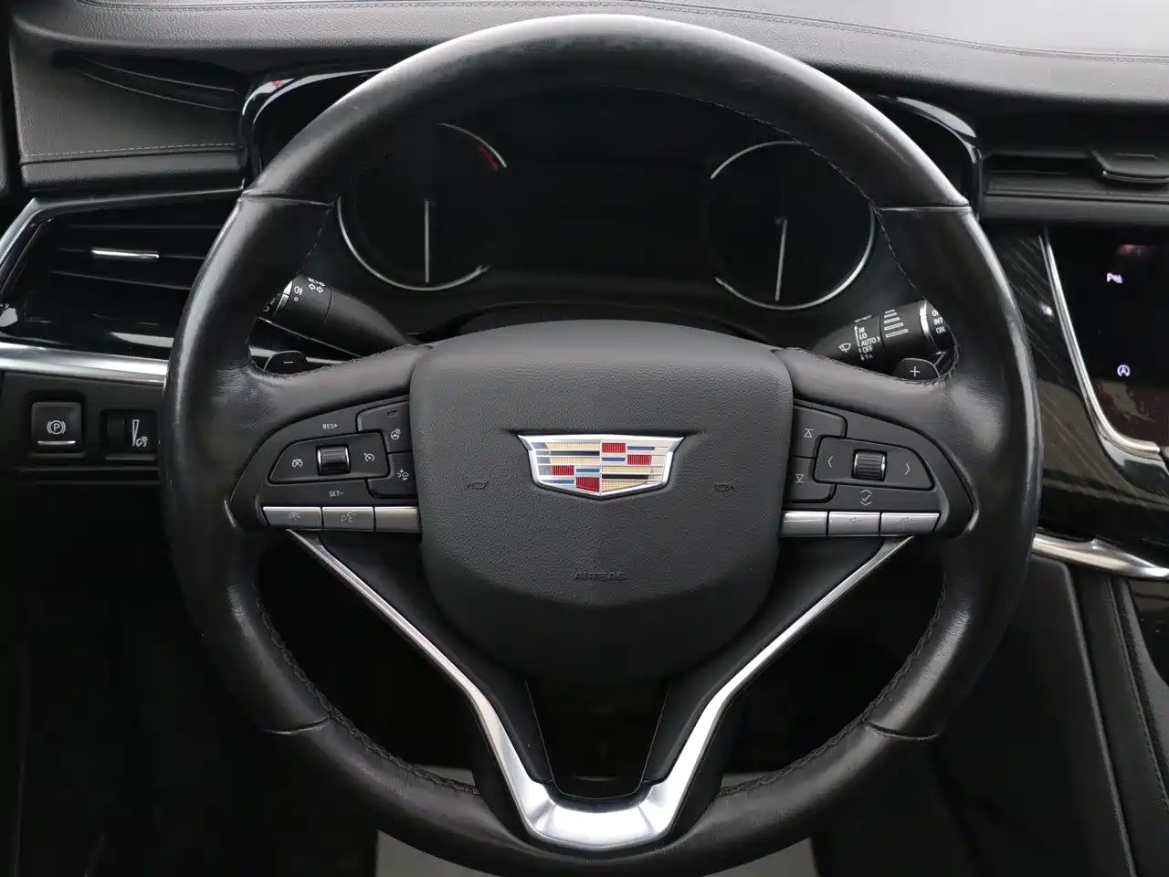 Cadillac XT6 2021 28T 6-Seater Luxury фото 10