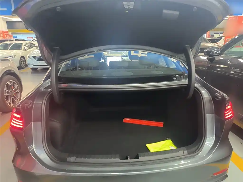 Geely Galaxy Galaxy A7 2025 EM-i 150km Explorer+ Edition фото 19