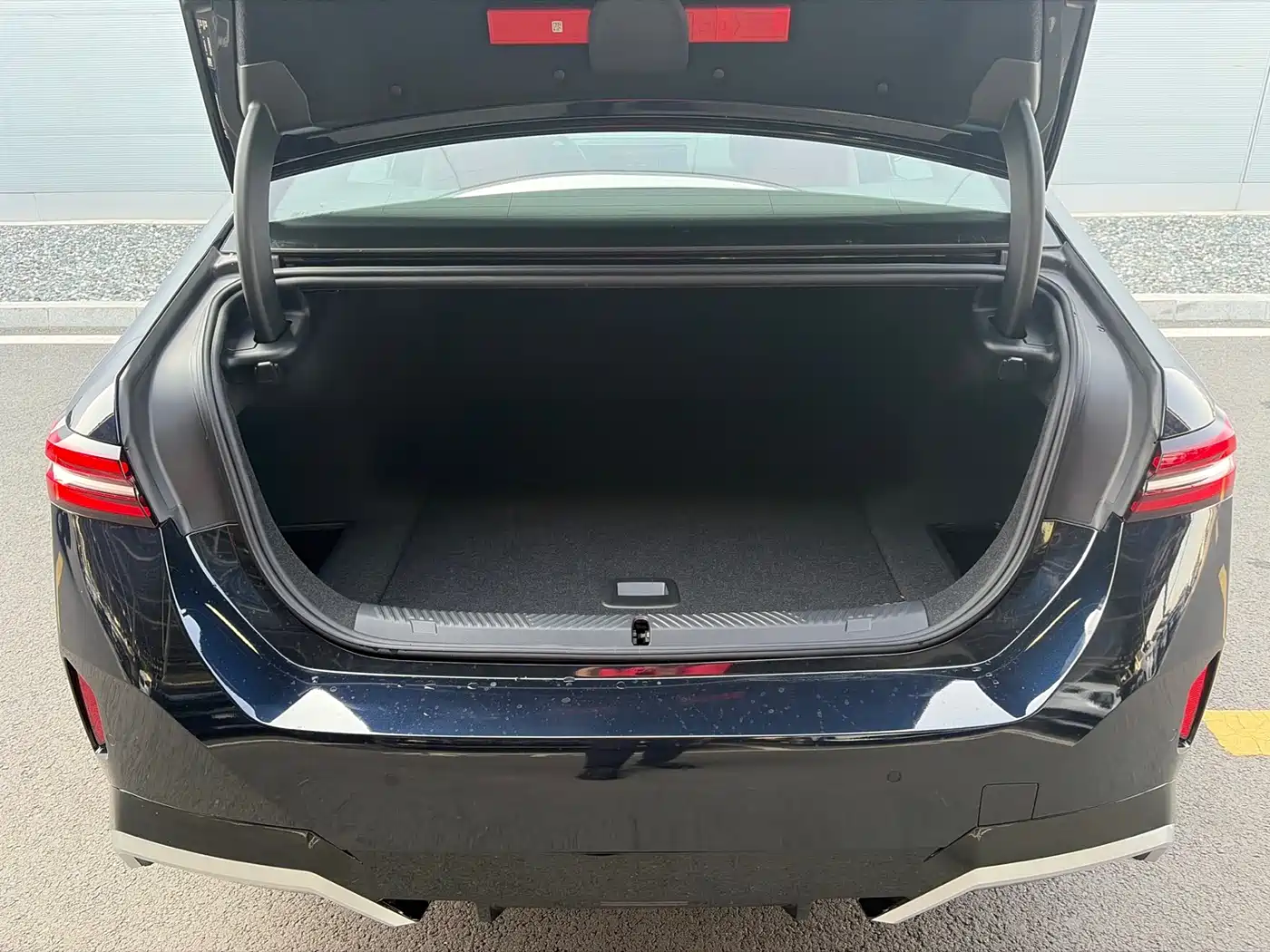BMW i5 2024 eDrive 35L M Sport Package фото 13