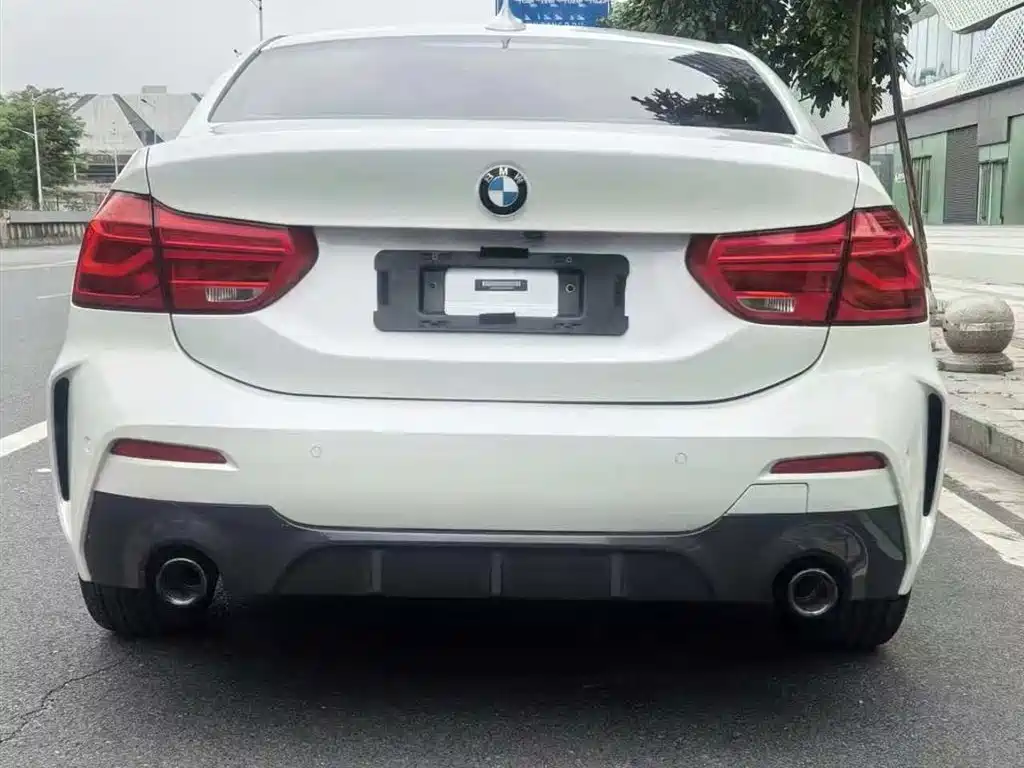 BMW 1 Series 2021 120i M Sport Shadow Edition фото 7