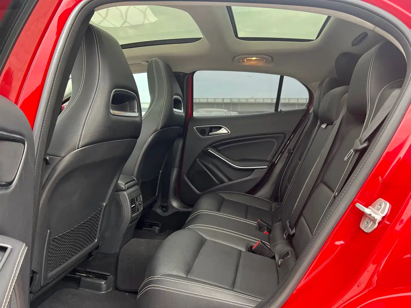 Mercedes-Benz GLA 2015 GLA 200 Dynamic фото 9