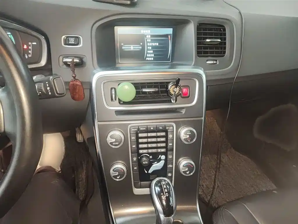 Фото 6 - Volvo S60