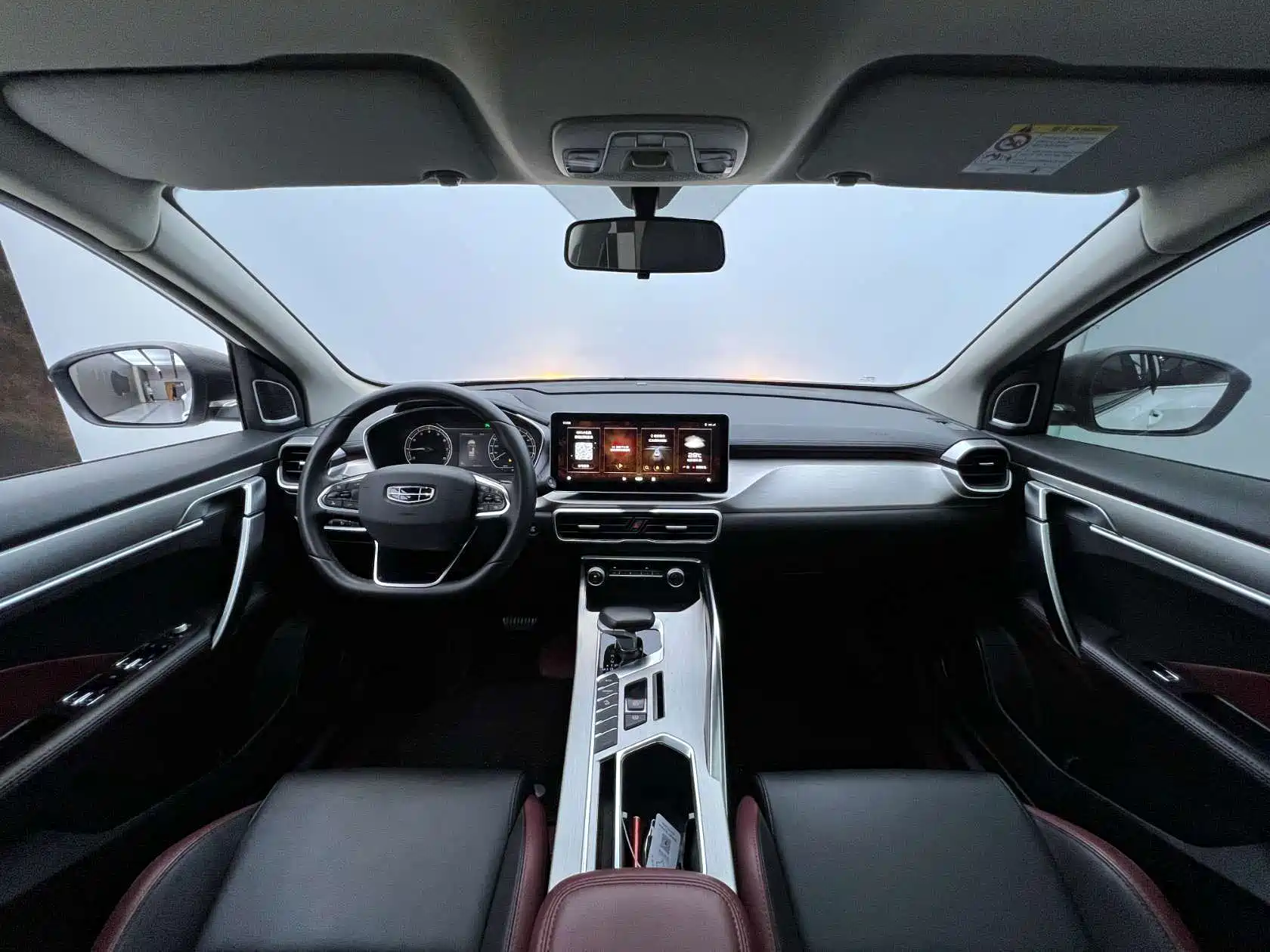 Фото 7 - Geely Coolray
