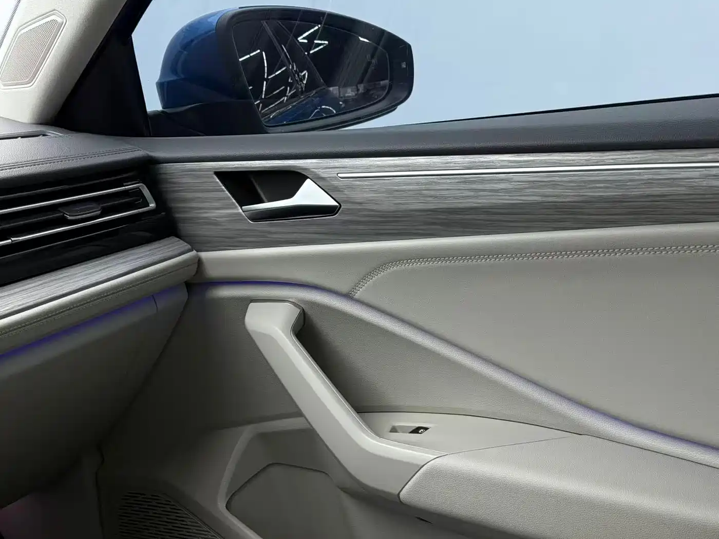 Volkswagen Sagitar 2023 Model Year 280TSI DSG Surpass Edition фото 9