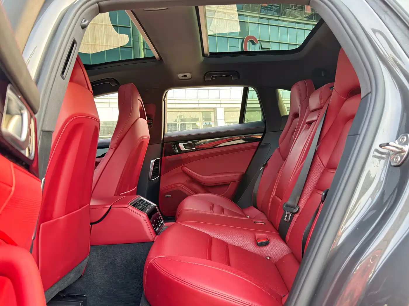 Porsche Panamera 2017 Panamera 4 Sport Turismo 3.0T фото 10