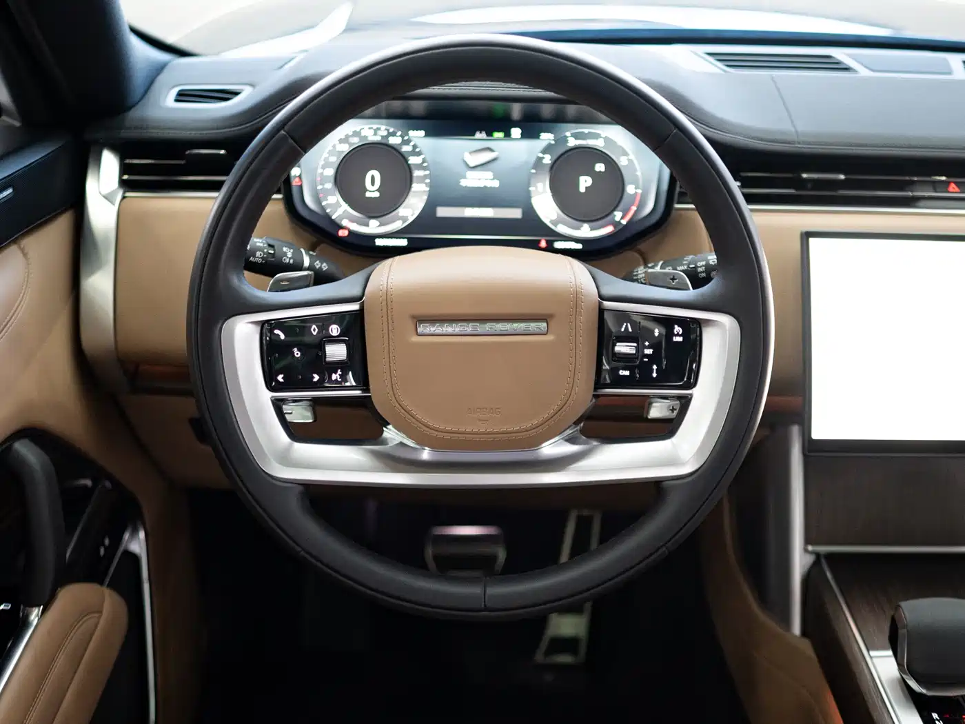 Land Rover Range Rover 2024 3.0 L6 400PS Golden Age Extended 7-Seater фото 9