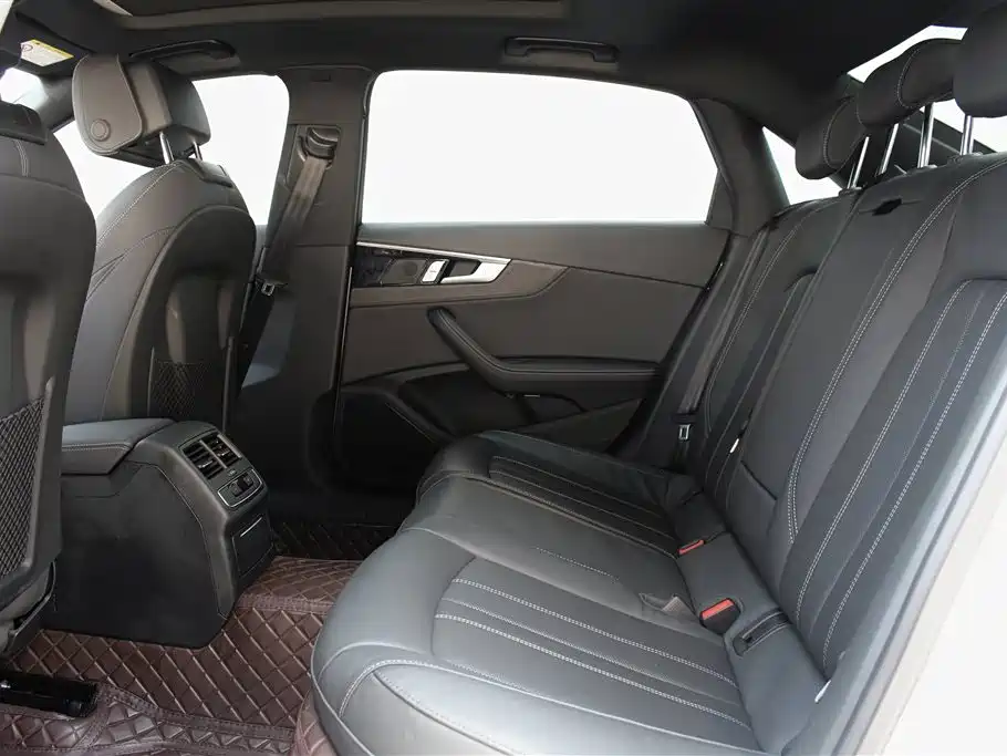 Audi A4L 2023 40 TFSI Luxury Sport фото 14