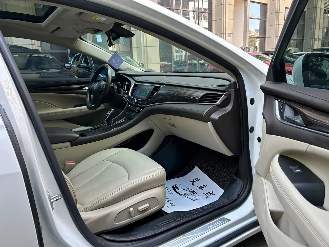 Buick LaCrosse 2016 Facelift 20T Leading фото 14