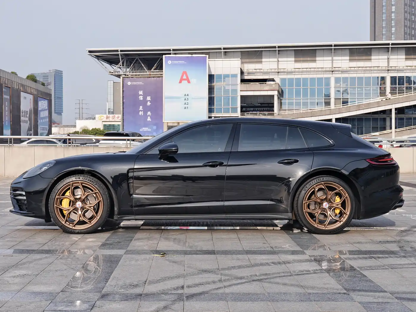 Porsche Panamera 2017 Panamera 4 Sport Turismo 3.0T фото 6