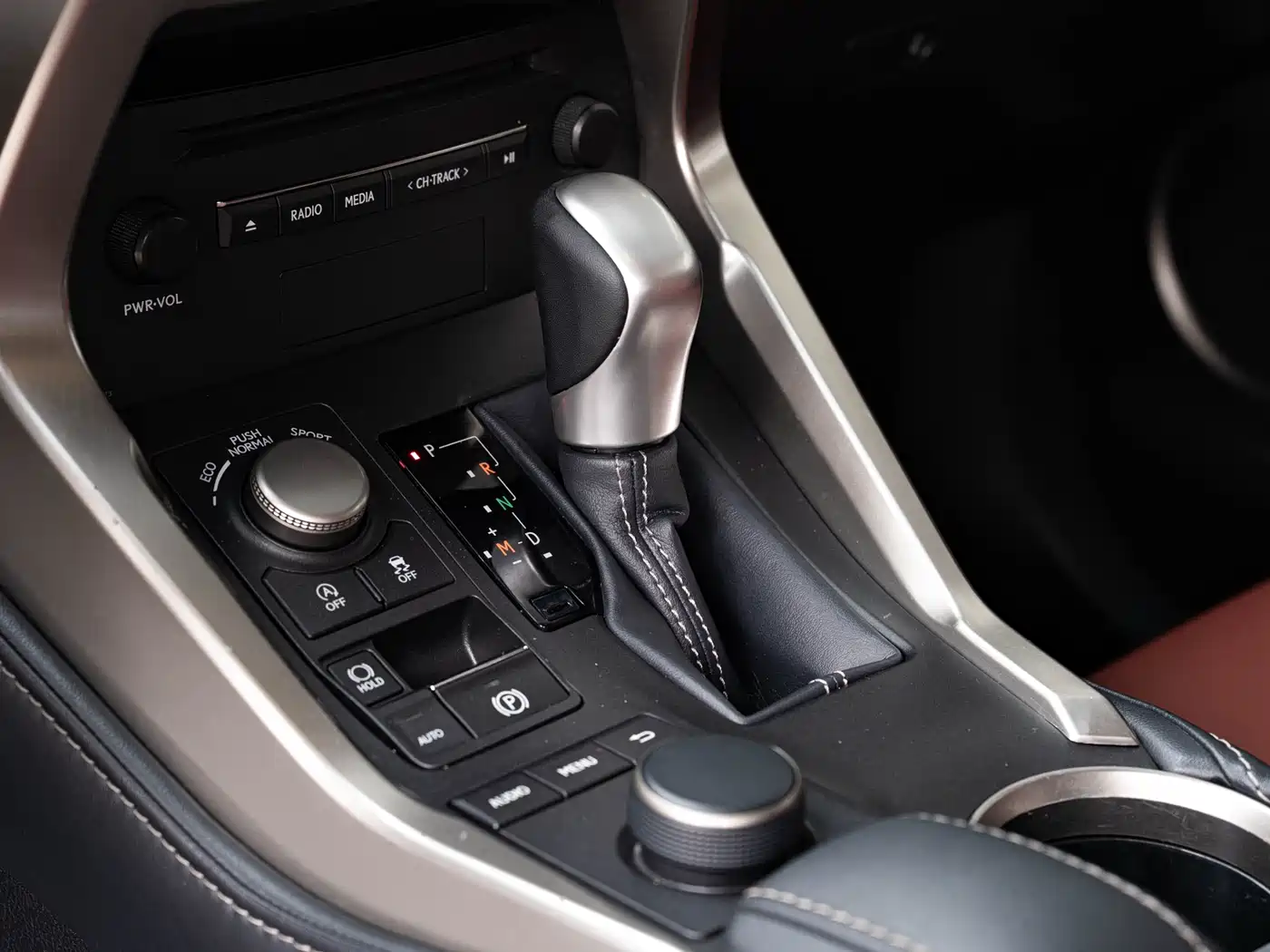 Lexus NX 2015 200t AWD F Sport фото 15