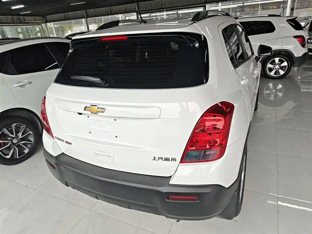 Chevrolet Trax 2016 1.4T Automatic 2WD Comfort Sunroof Edition фото 6