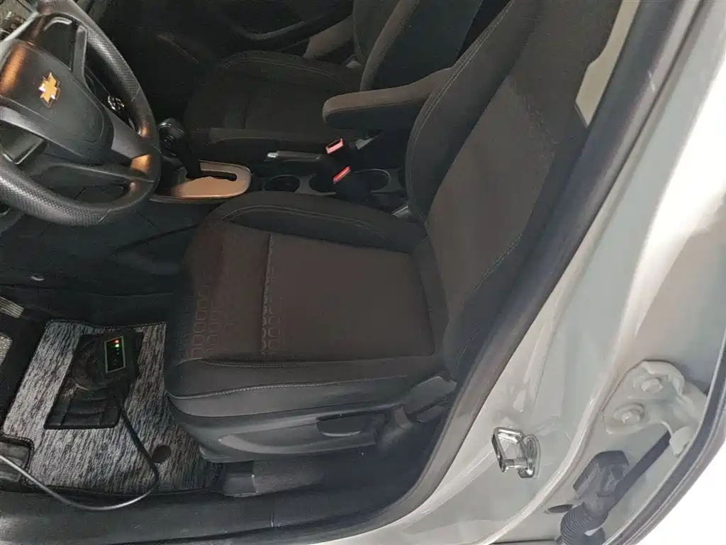 Chevrolet Trax 2016 1.4T Automatic 2WD Comfort Sunroof Edition фото 15
