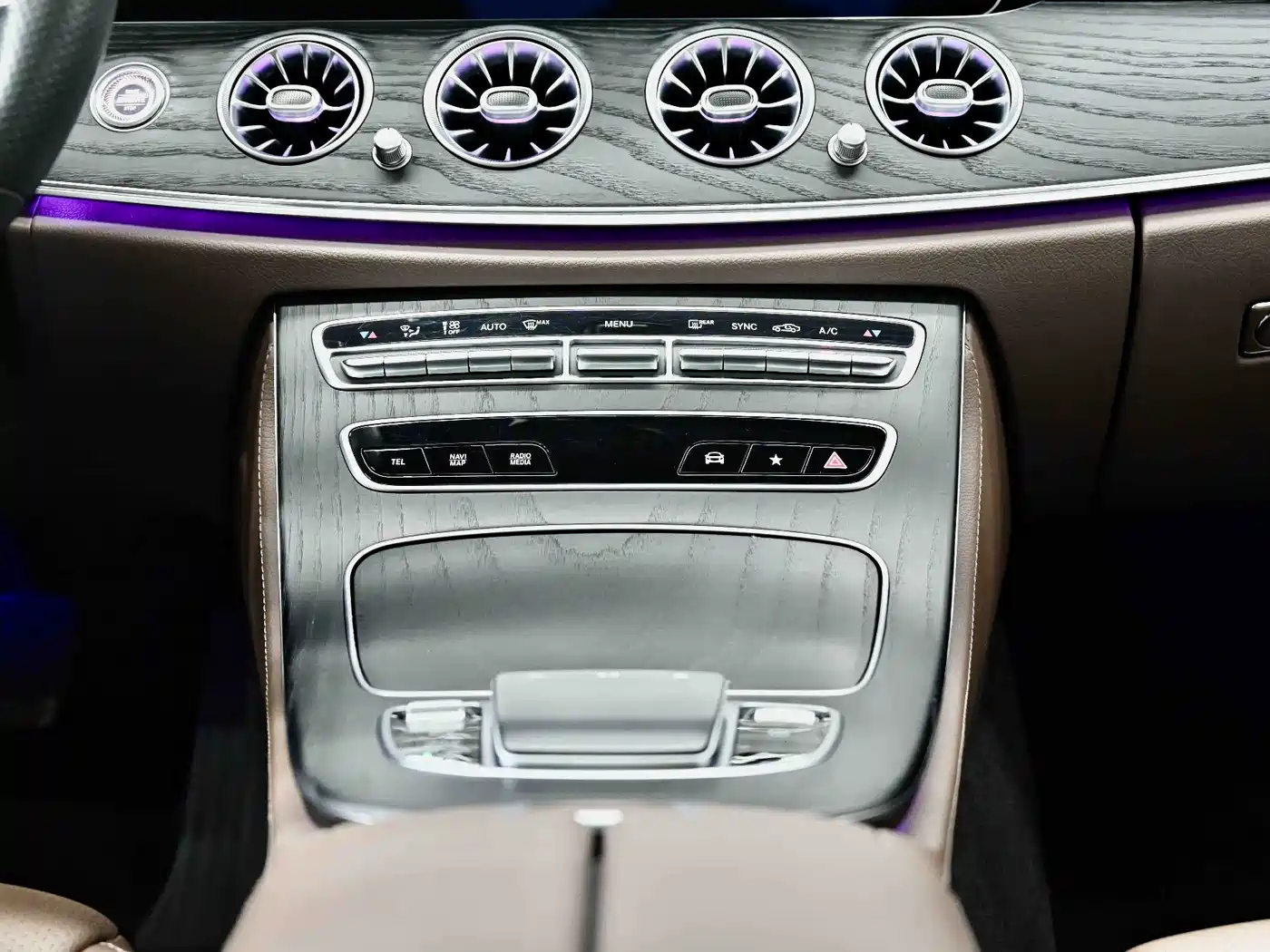 Mercedes-Benz E-Class 2021 E 300 L Sport Fashion фото 24