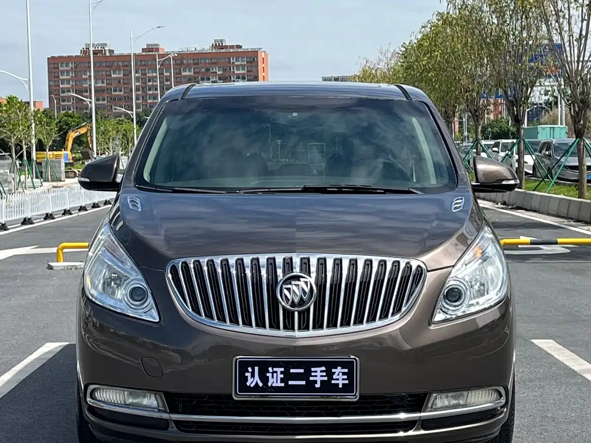 Buick GL8 2011 2.4L CT Luxury Business Comfort Edition фото 2