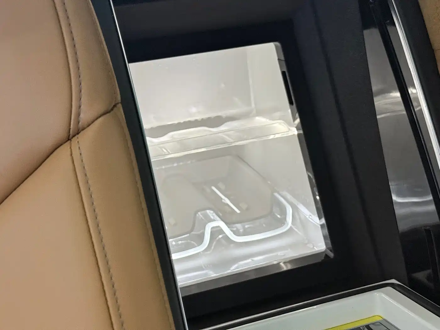 Photo 14 - Audi A8