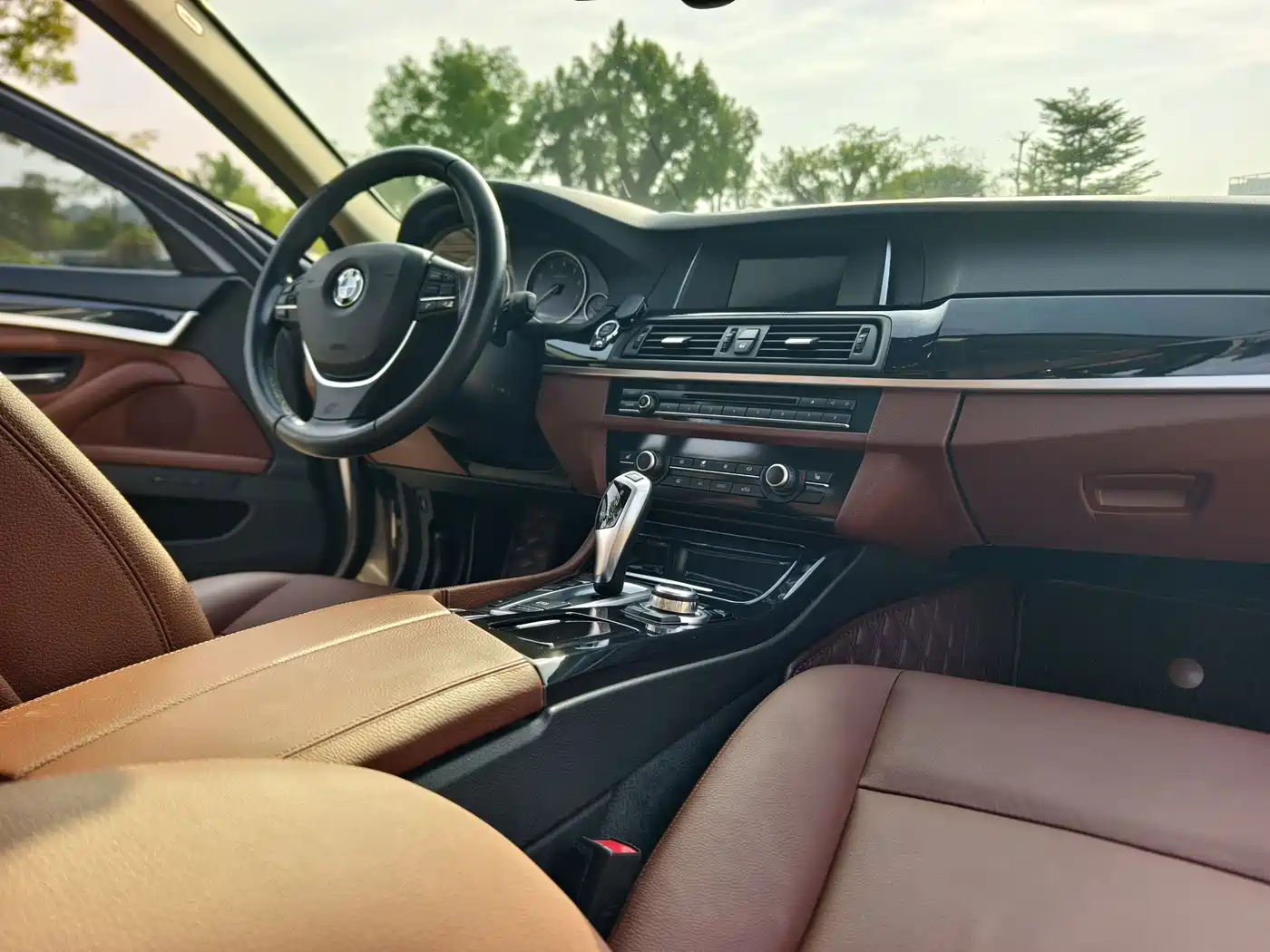 BMW 5 Series 2017 520Li Classic Edition фото 14