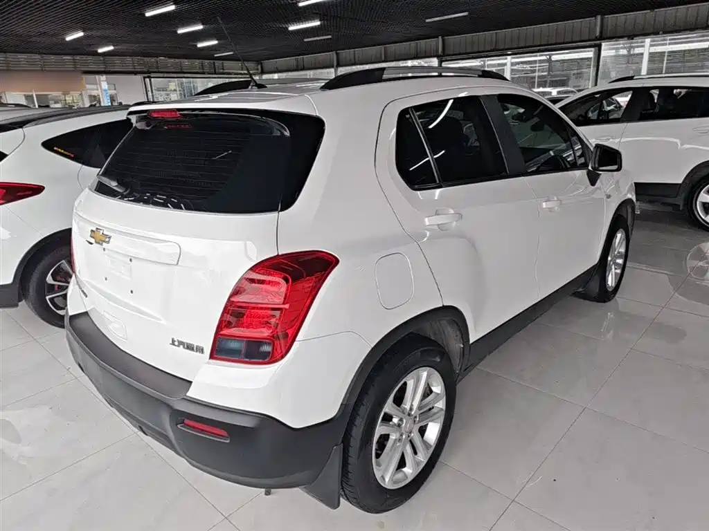 Chevrolet Trax 2016 1.4T Automatic 2WD Comfort Sunroof Edition фото 7
