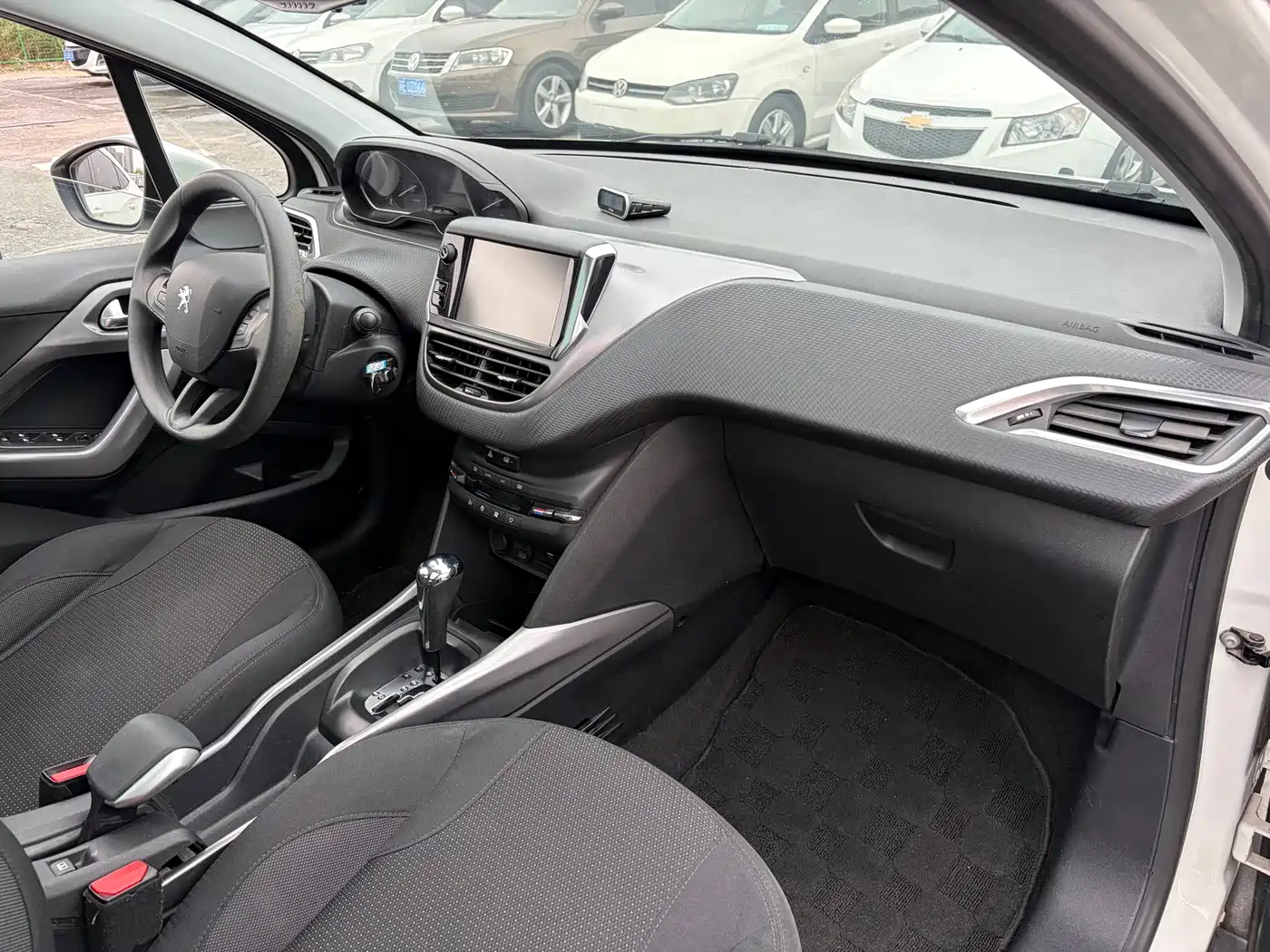 Peugeot 2008 2015 2014 1.6L Automatic Fashion Edition