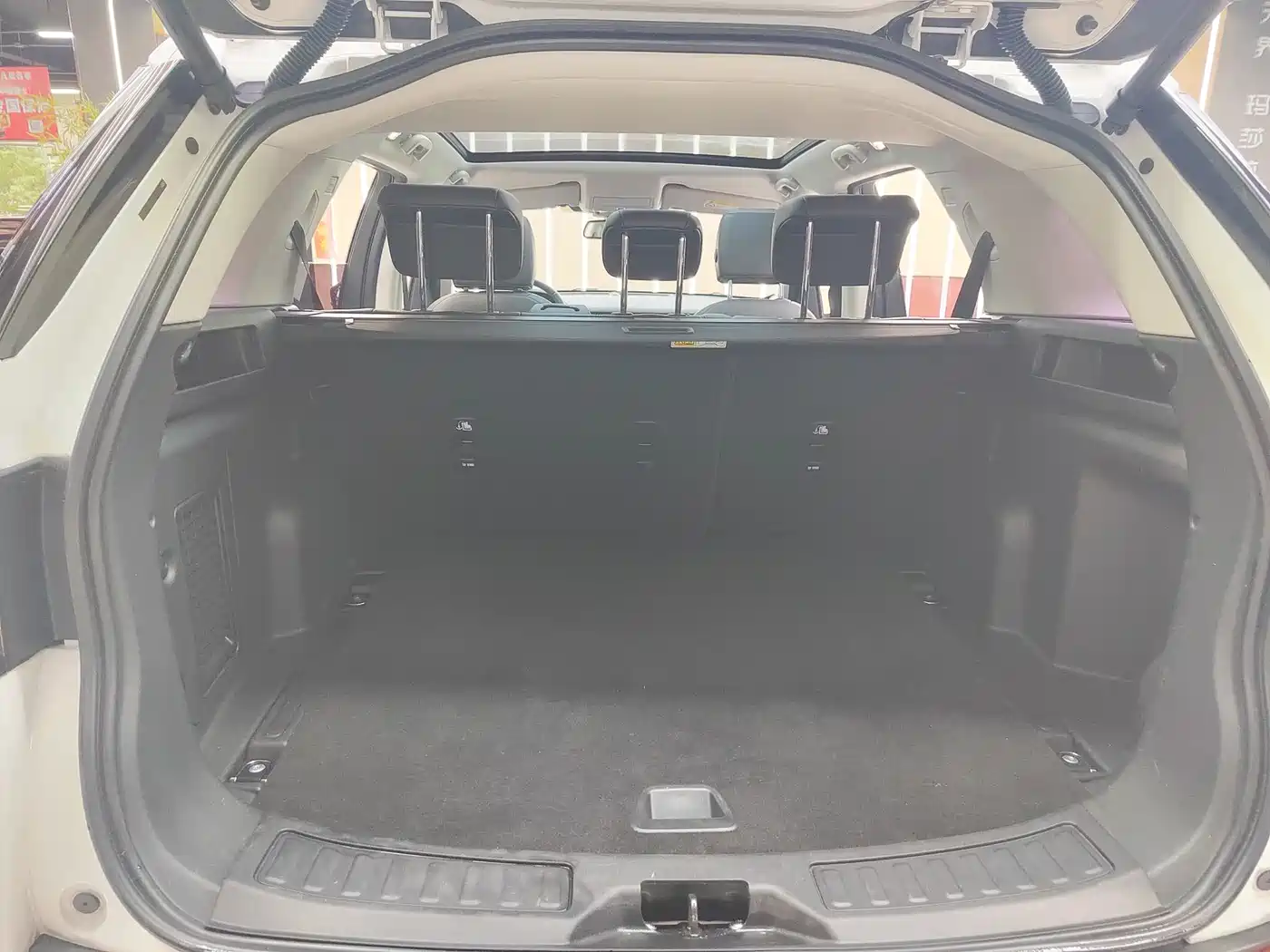 Land Rover Discovery Sport 2018 240PS SE Edition фото 22