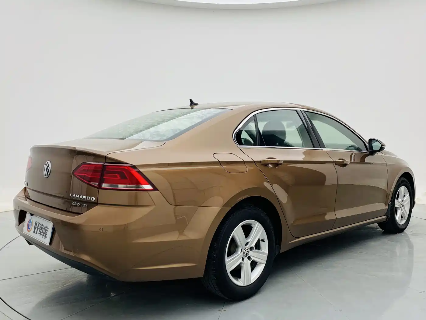 Volkswagen Lamando 2015 230TSI DSG Style фото 5
