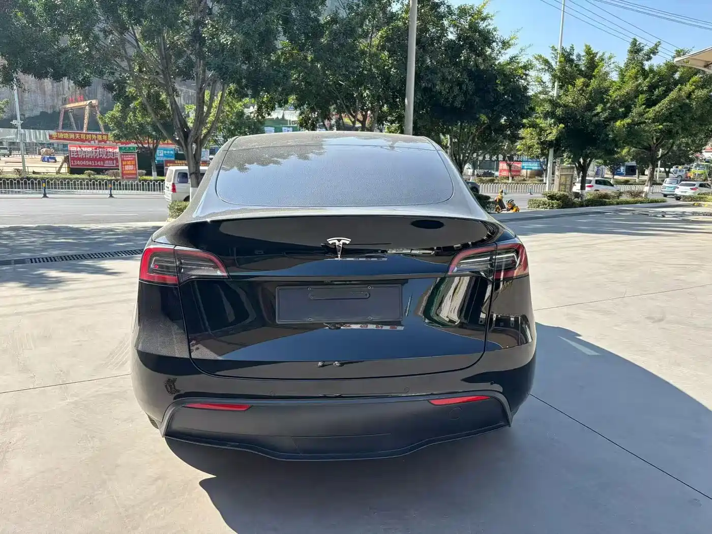 TESLA MODEL Y
