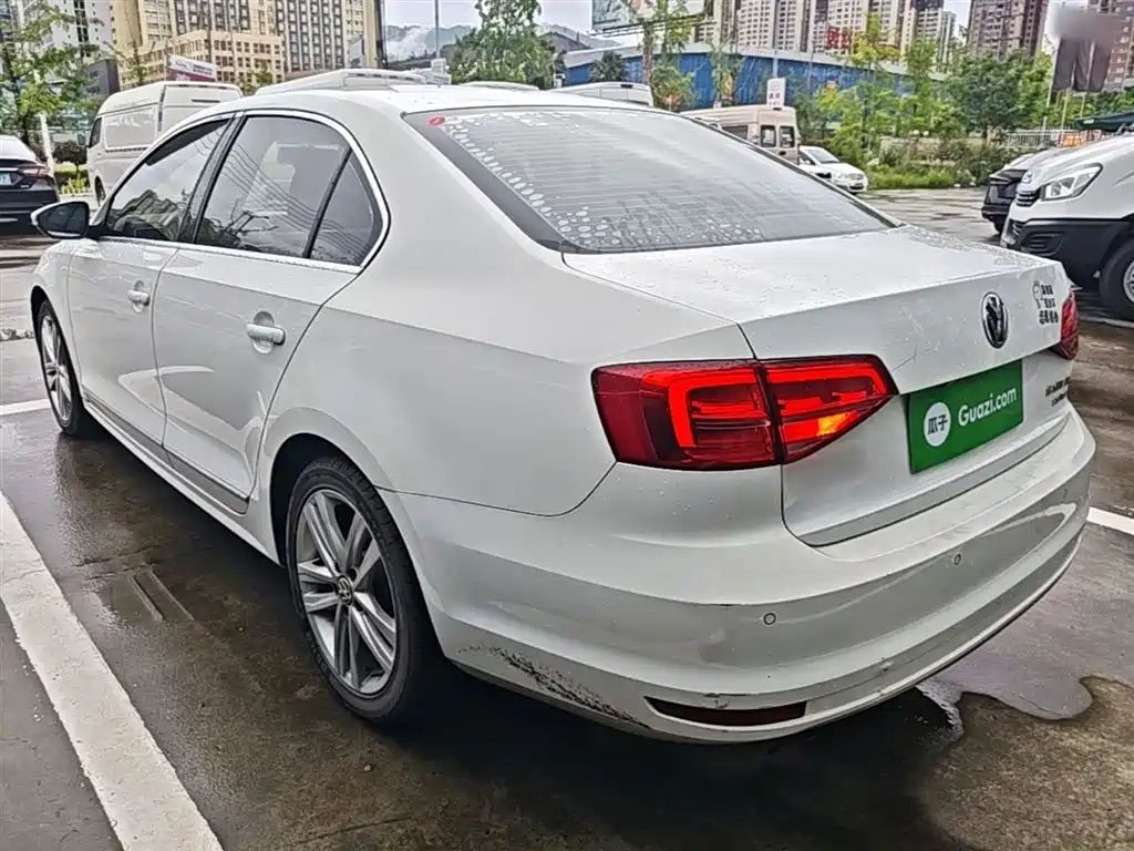 Volkswagen Sagitar 2015 230TSI Automatic Comfort фото 5