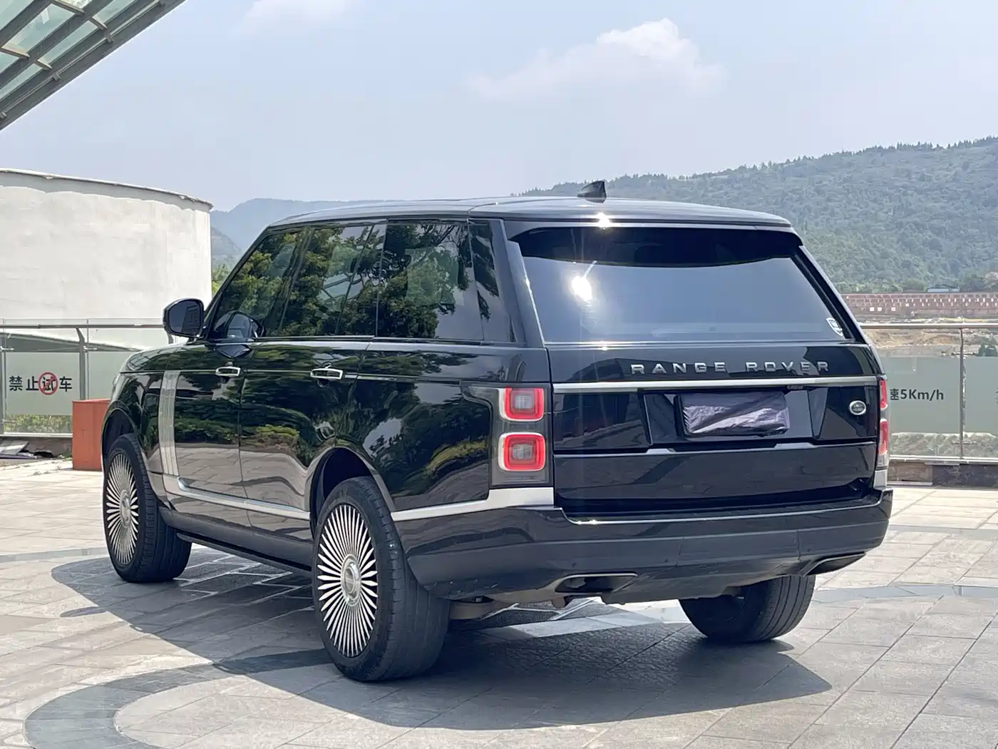 Land Rover Range Rover 2018 3.0 SC V6 Vogue Heritage Edition фото 7