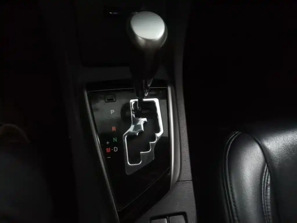 Toyota Corolla 2014 1.6L CVT GL фото 14
