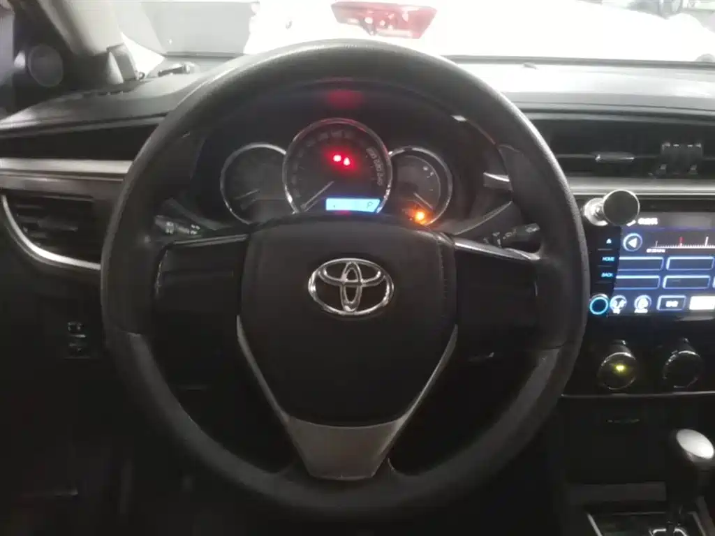 Toyota Corolla 2014 1.6L CVT GL фото 11