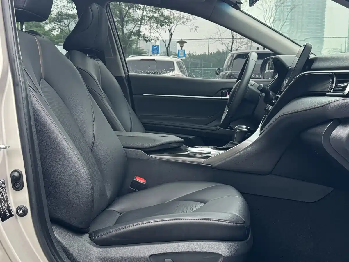 Toyota Camry 2023 2.0G Luxury Edition фото 10