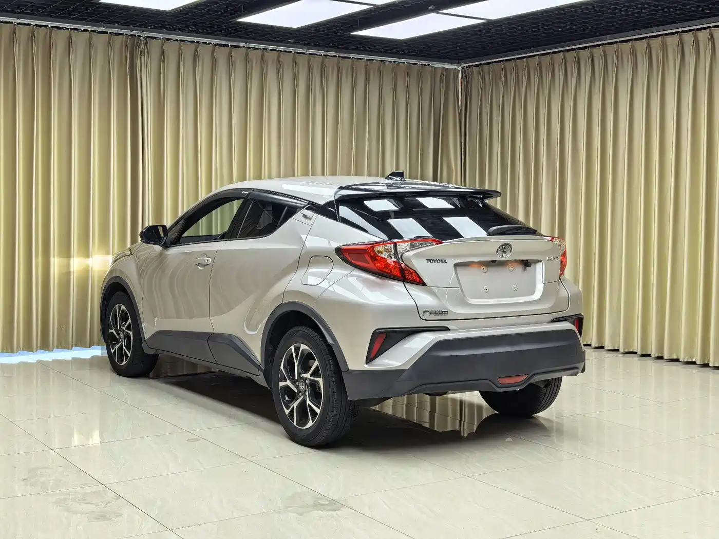Toyota C-HR 2020 Model 2.0L Comfort фото 21