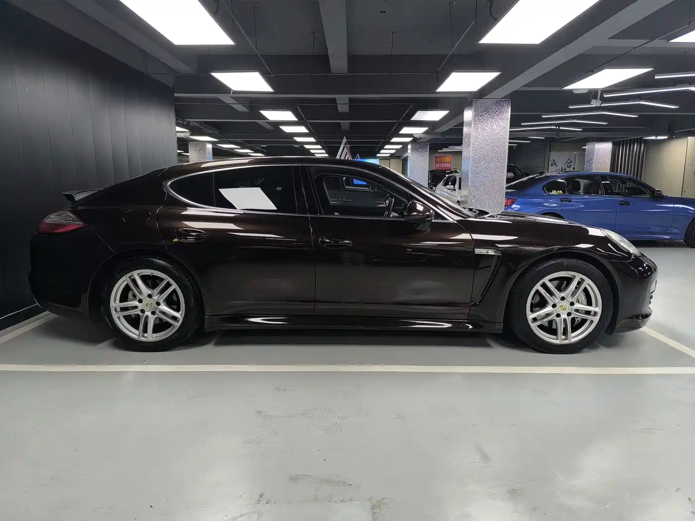 Porsche Panamera 2010 Model Panamera S 4.8L фото 4