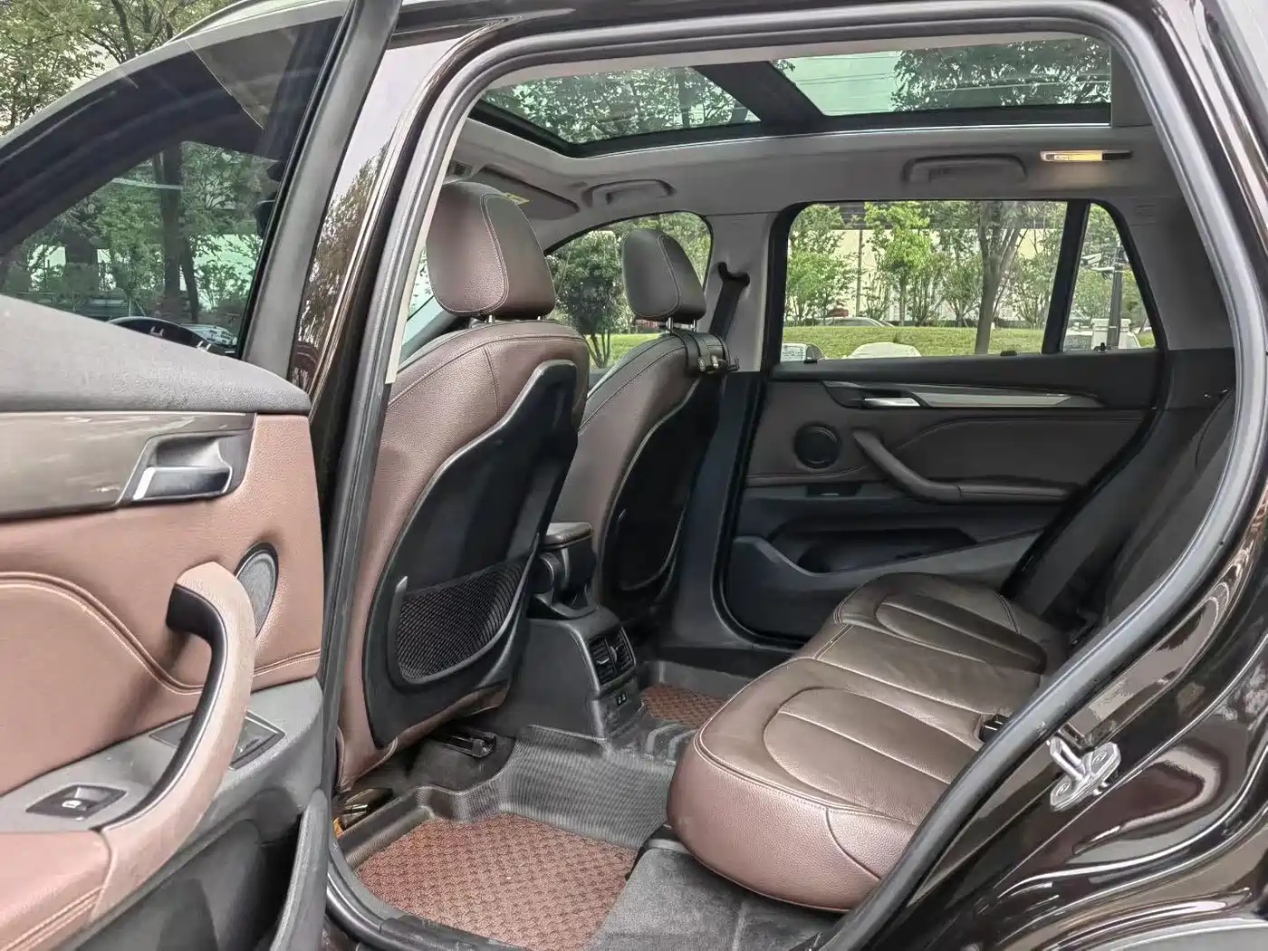 BMW X1 2019 sDrive18Li Premium Model фото 6